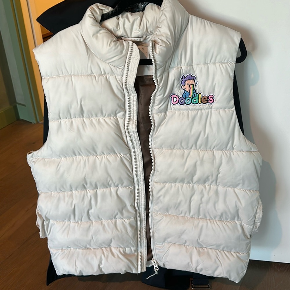 Doodles puffer vest